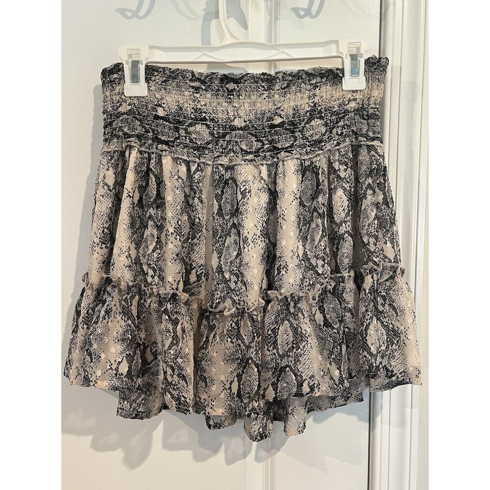 Altar’d State Smocked Elastic Waist Flutter Reptile Print Black/gray Skirt. Lg